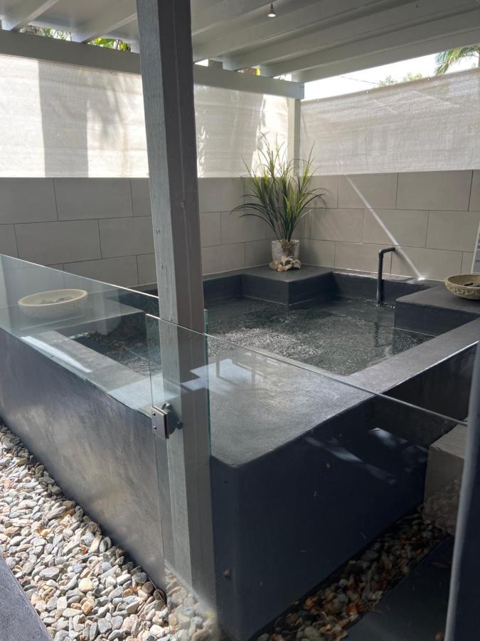 Beachside Apartment 1 With Plunge Pool Port Douglas Eksteriør billede